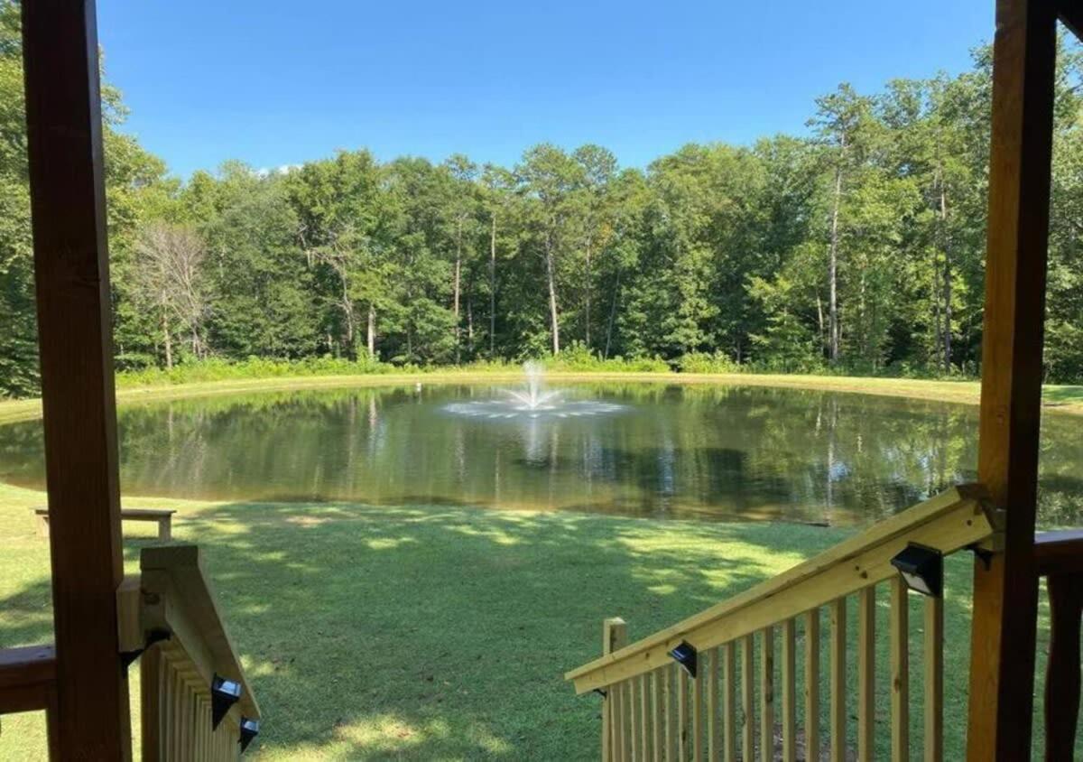Serene 1Br Cabin Near Nc Z00 With Loft & Waterview 阿什伯勒 外观 照片