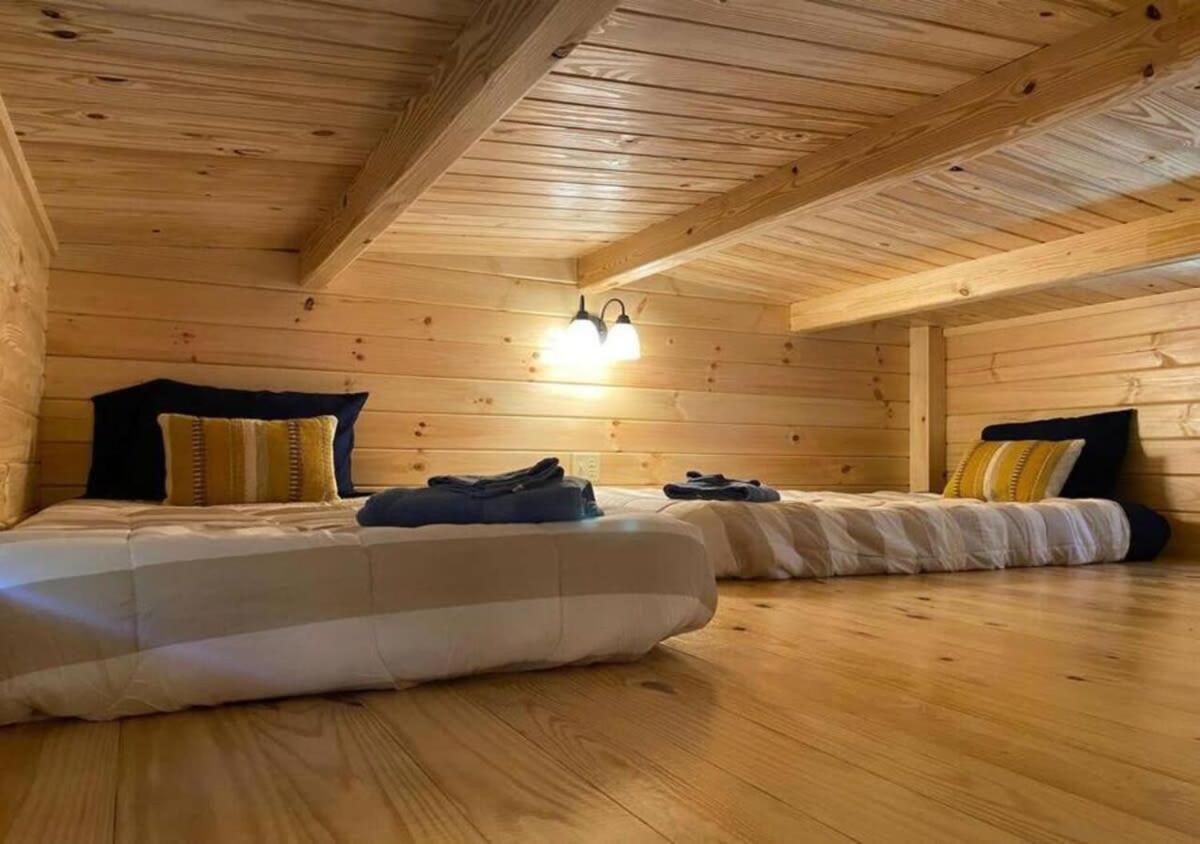 Serene 1Br Cabin Near Nc Z00 With Loft & Waterview 阿什伯勒 外观 照片