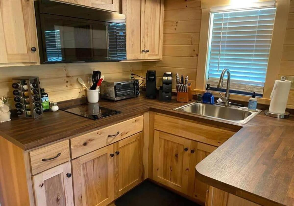 Serene 1Br Cabin Near Nc Z00 With Loft & Waterview 阿什伯勒 外观 照片